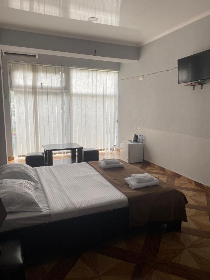 Hotel Saburtalo Roni 第比利斯 外观 照片