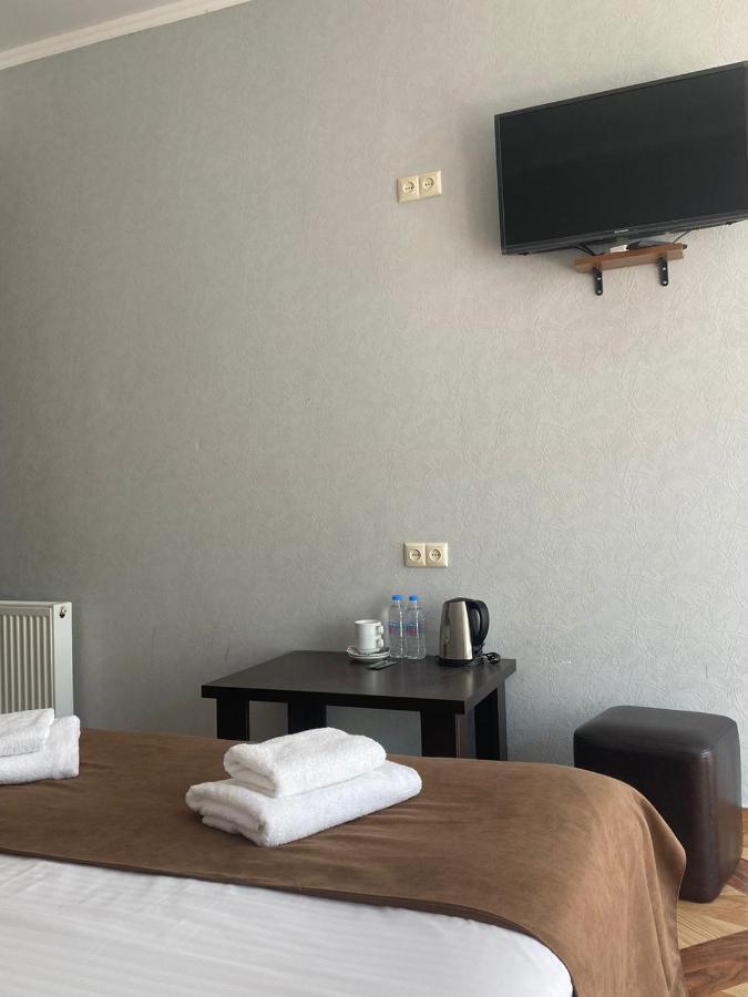 Hotel Saburtalo Roni 第比利斯 外观 照片